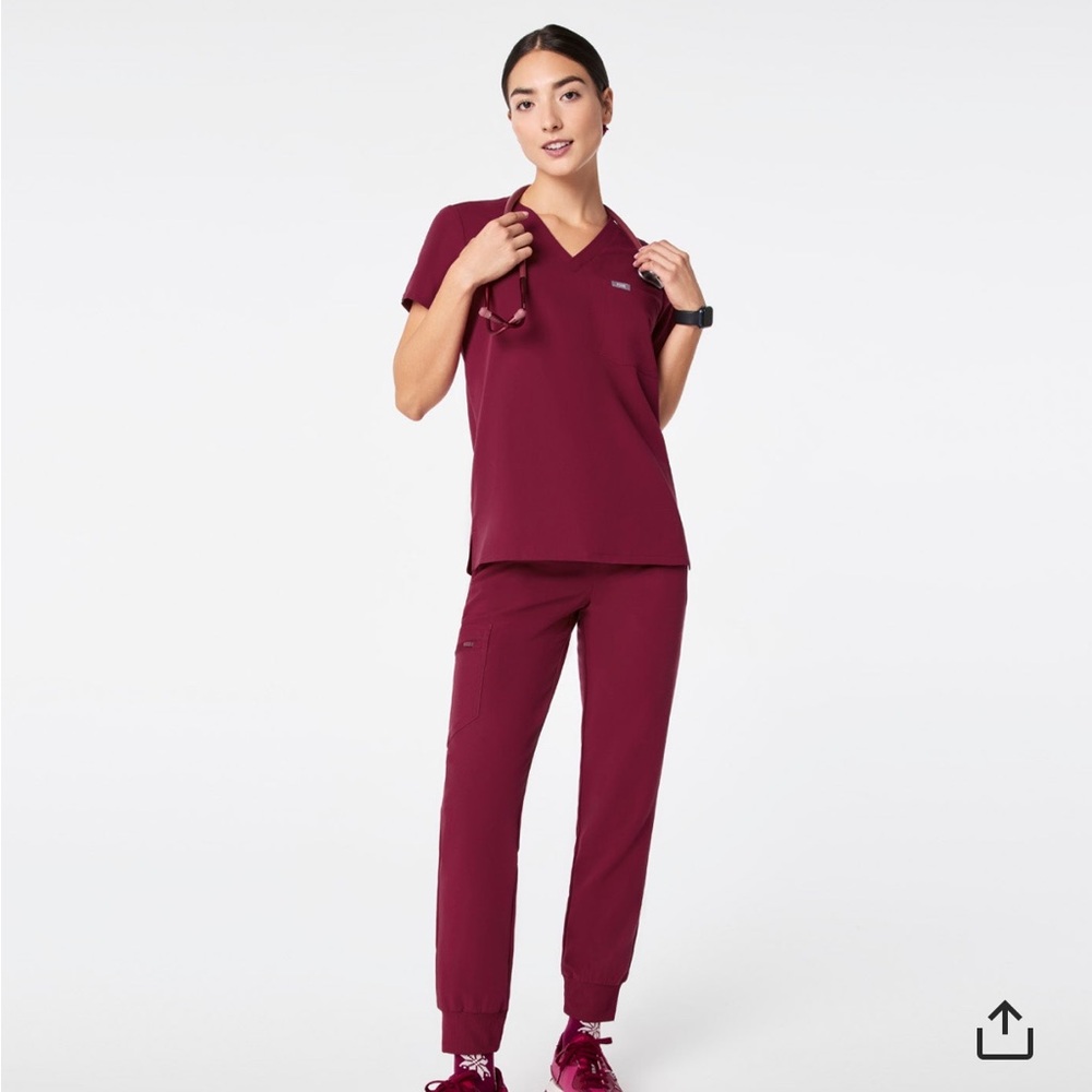 Figs deep cranberry scrub set NWT